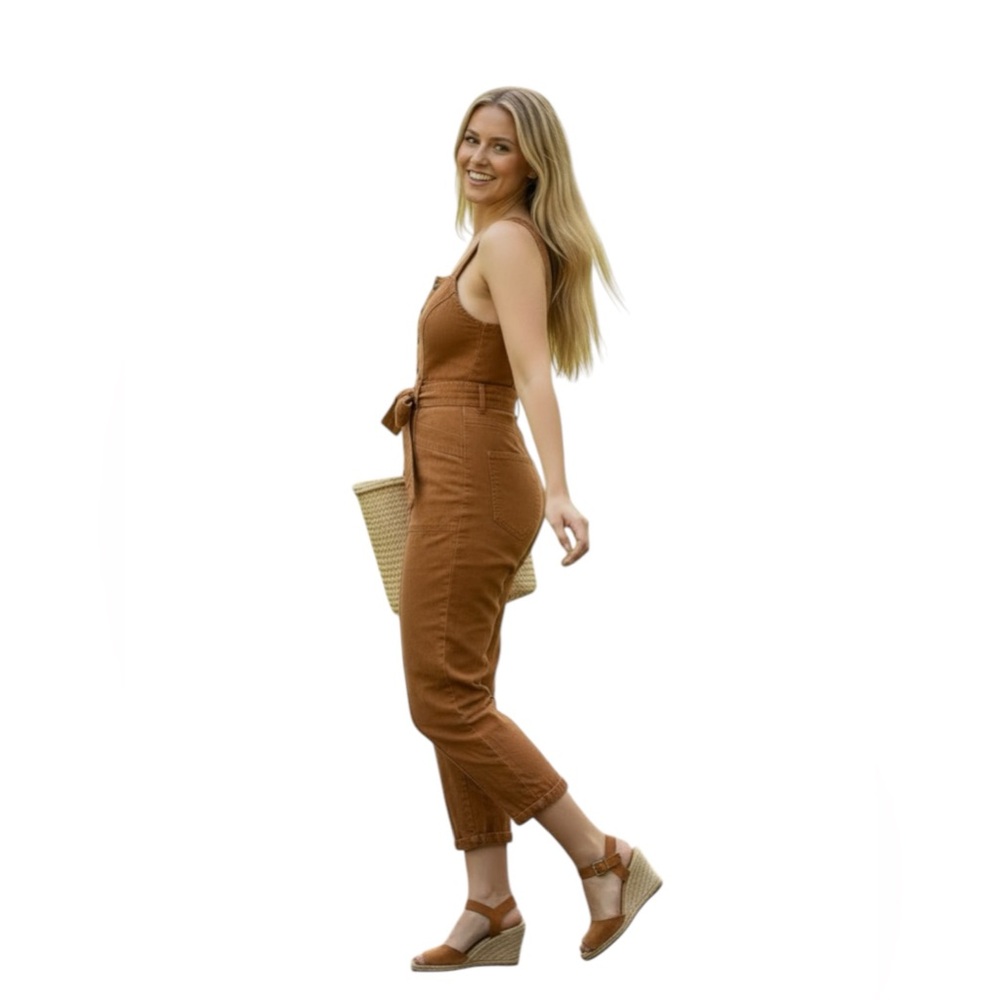 Universal Thread Denim Belted Cropped Jumpsuit Size 4